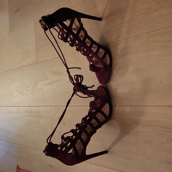 CHAROLETTE RUSSE strappy 4" burgundy stilettos - Picture 7 of 11